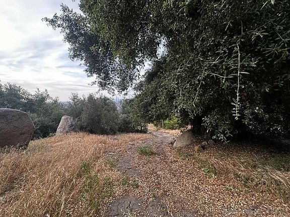 3rd image of 1088 Barona Rd #1088