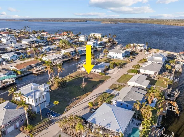 2656 Clyde St, Matlacha, FL 33993