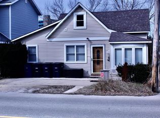 306 Lake Shore Dr, Michigan City, IN