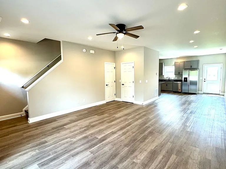 678 Zephyr Dr — Photo 5