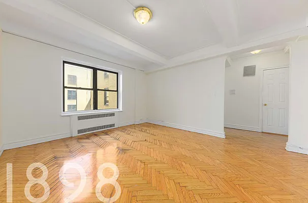 Rented by A&E Real Estate Management | media 7