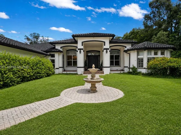 10961 SW 31st St, Davie, FL 33328