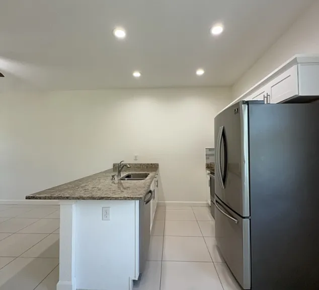 2 W Orange St #102 — Photo 9