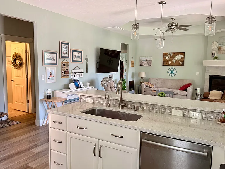 3714 S Greenbrier Rd — Photo 8