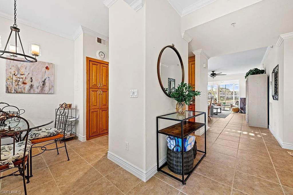2 bed, 2.0 bath, 1300 sqft, $2,000 — Photo 3