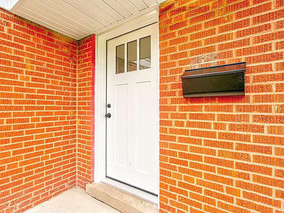 2nd image of 458 Rice Ave
