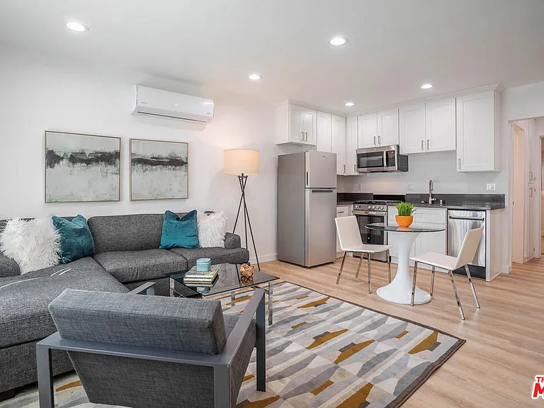 6244 De Longpre Ave #14 — Photo 10