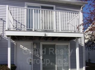 337 Meadow Green Ln #1, Round Lake, IL 60073