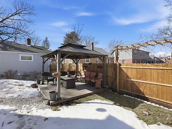 5th image of 191 Monrovia St