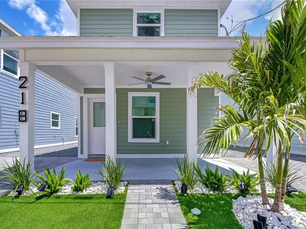 218 8th Avenue Dr W, Bradenton, FL 34205