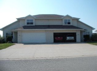 5323 W Brookview Dr, Appleton, WI 54913