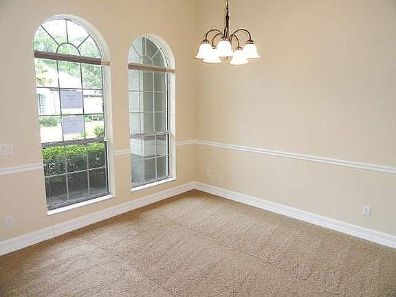 4th image of 18 N Park Cir