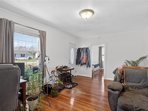 3rd image of 14 Fontaine Rd