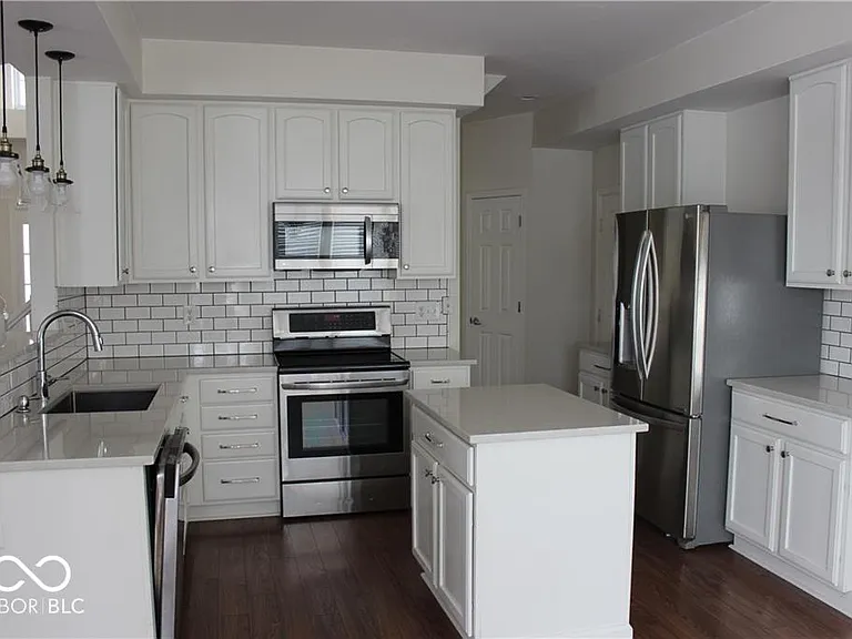 6255 Canterbury Dr — Photo 11