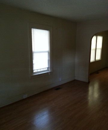 3rd image of 1920 E 5th St