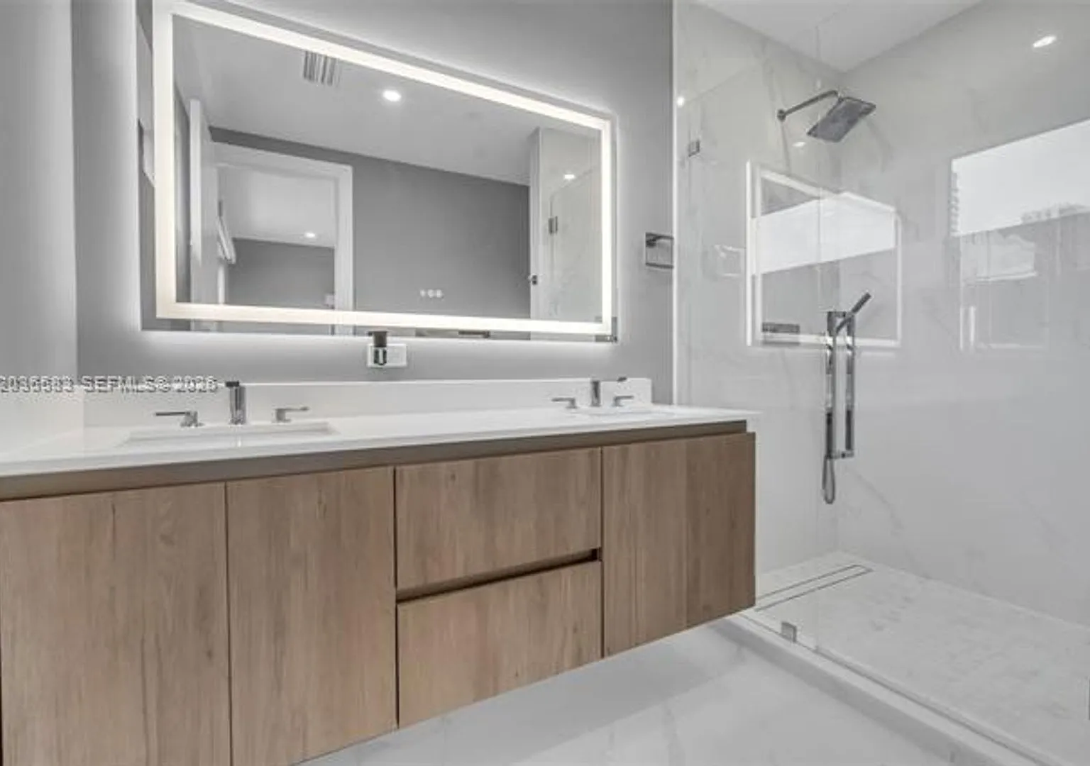 820 NE 2nd St th 1, Fort Lauderdale, FL 33301 — Photo 3
