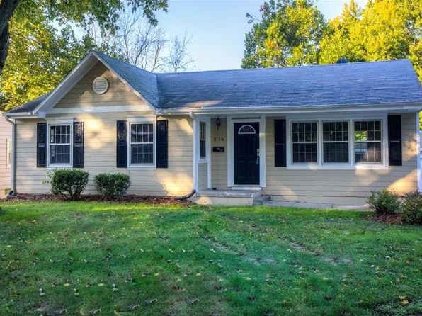3116 Elm Dr, Urbandale, IA 50322