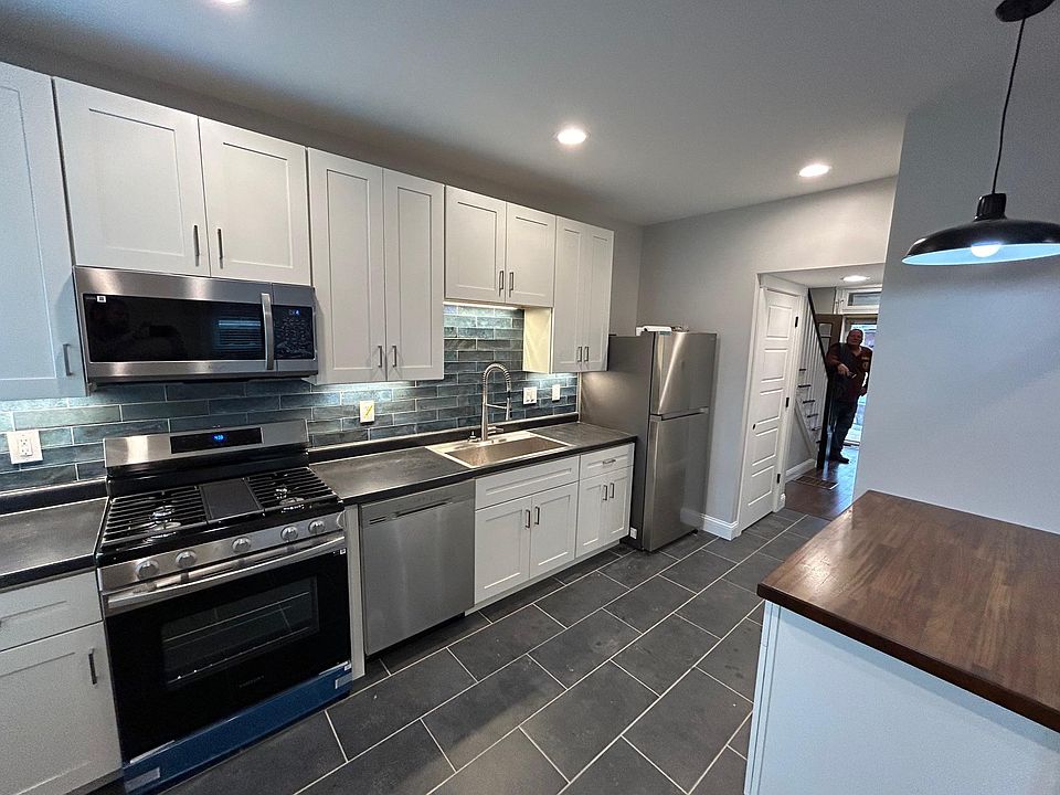 1st image of 35 Lawn Pl