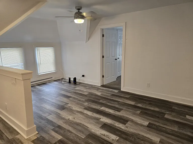 1564 E 82nd St #3 — Photo 17