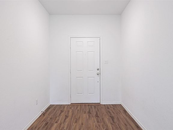 4th image of 108 Red Buckeye St