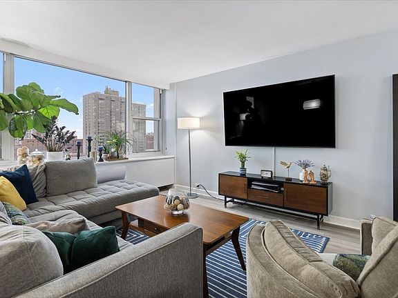 3rd image of 4250 N Marine Dr APT 906
