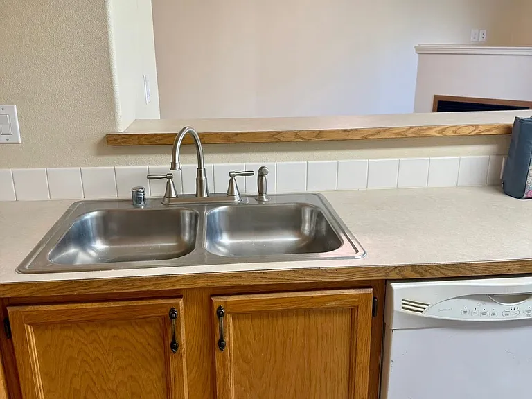 6305J Chapel Hill Blvd #D — Photo 8