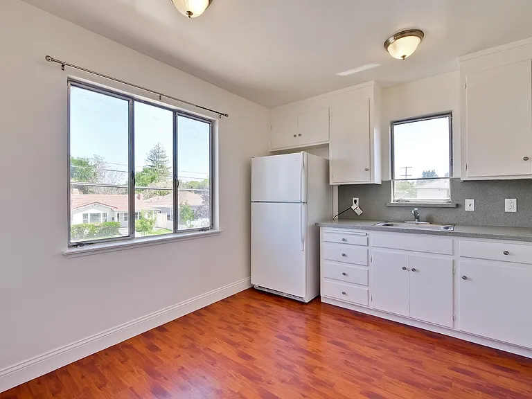 1610 Santa Clara St — Photo 2