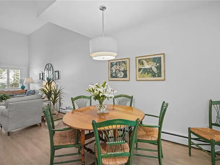 26 Narragansett Ave #4 — Photo 6