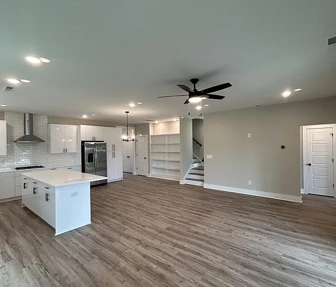 212 Summer Breeze Dr — Photo 6