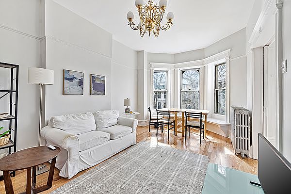1st image of 689 Park Pl Floor 2