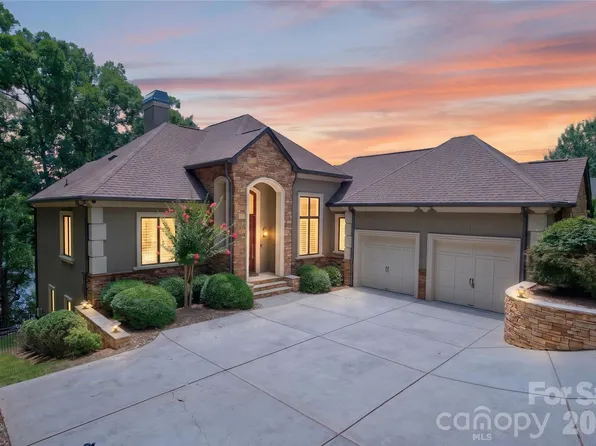 3225 Lake Pointe Dr, Belmont, NC 28012