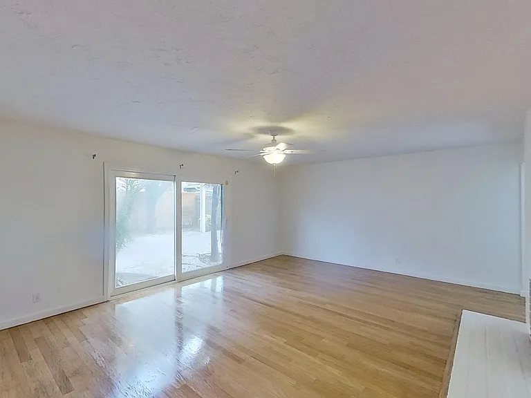 16402 Birdie Ln — Photo 6