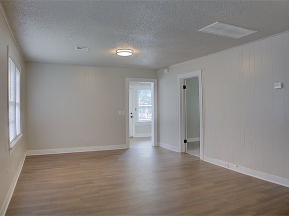 3rd image of 5018 S 32nd West Ave