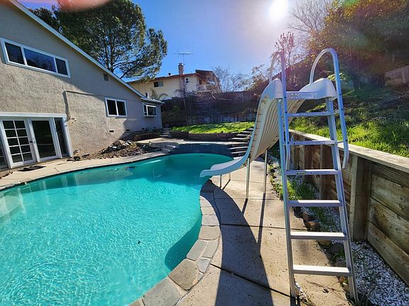 3rd image of 2312 Silver Creek Cir