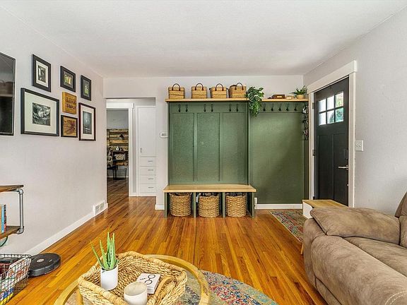 5th image of 3207 E 21st Ave