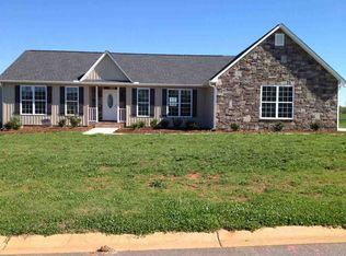 118 Suzanna Dr, Inman, SC 29349