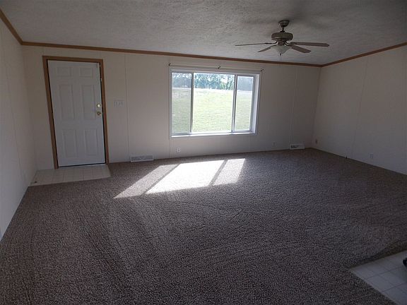 4th image of 375 Buckler Ave