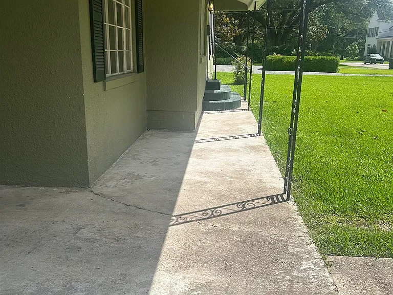 1240 Aberdeen Ave — Photo 6
