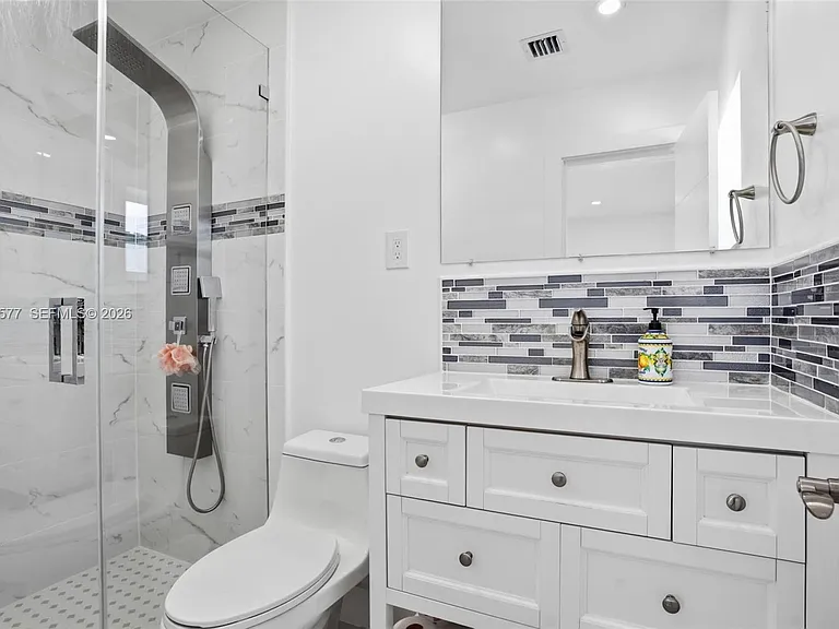 5521 SW 104th Ave — Photo 15