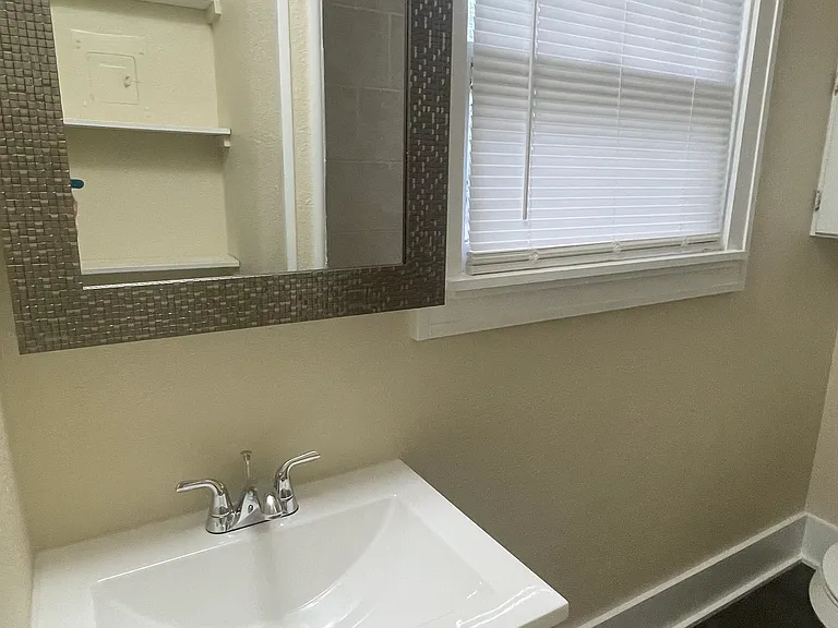 220 E Toronto Ave #3 — Photo 12