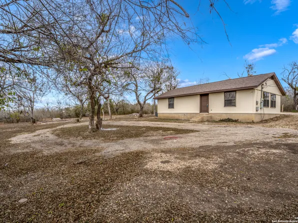 9557 Green Valley, Marion, TX 78124