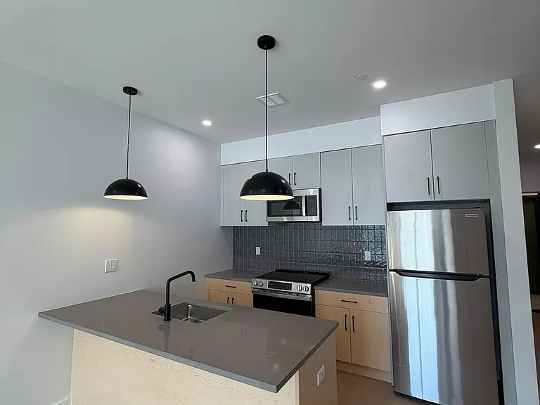 50 Webster St #3C — Photo 1