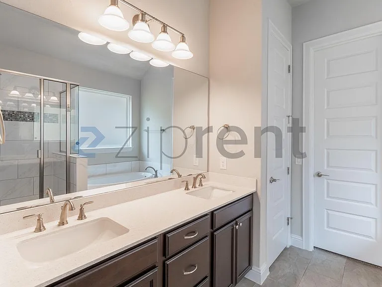 6913 Halesboro Dr — Photo 10