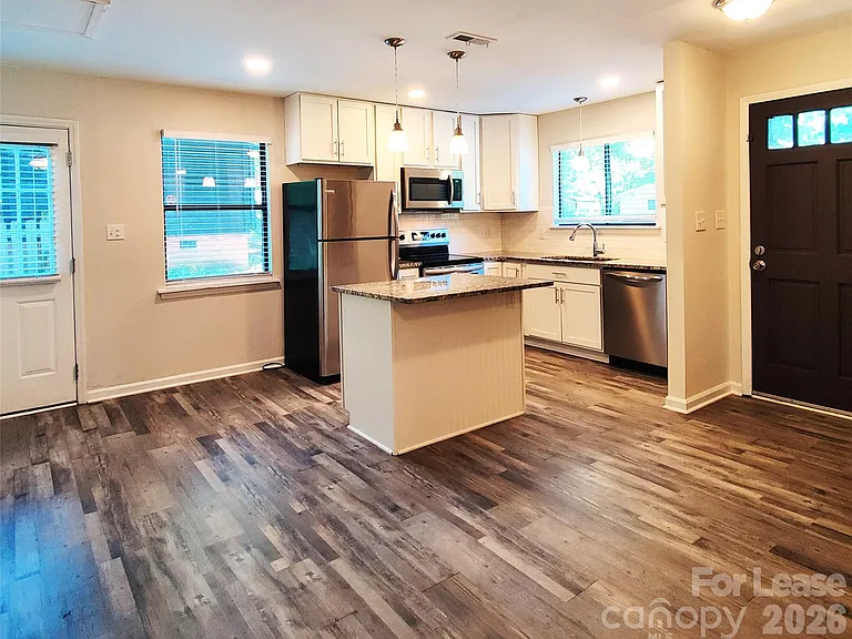 5101 Glenview Ct — Photo 2