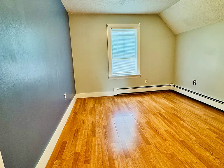 84 Williams Ave — Photo 13