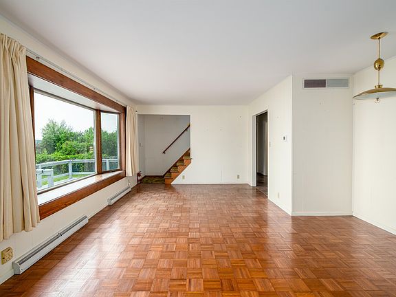 5th image of 2836 Shorewood Dr