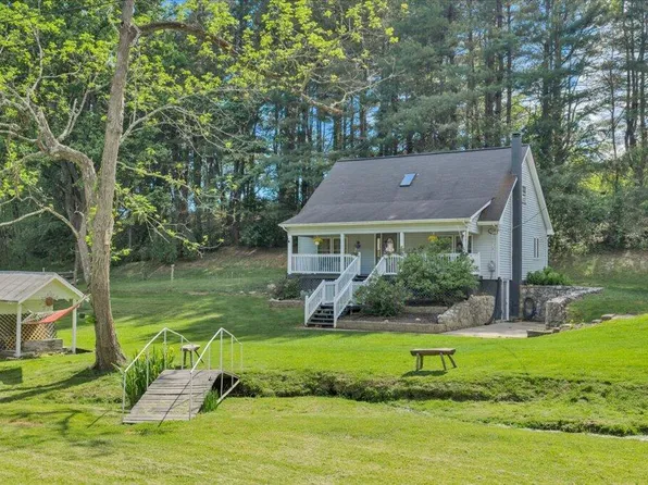 112 Shawsville Pike NE, Floyd, VA 24072