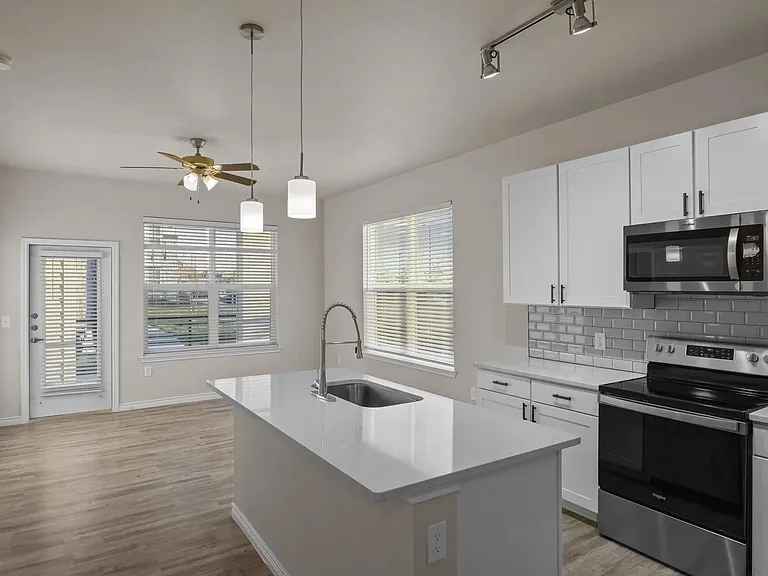 Step into the modern elegance of Southgate Apartments, featuring sleek kitchens with quartz countertops, stylish fixtures, and abundant natural light. Enjoy comfort and convenience in every corner. Schedule your tour today to find your new home!