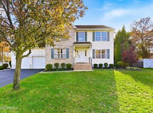 17 Nate Lane, Howell, NJ 07731
