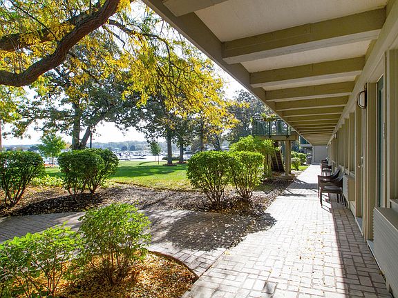 5th image of 269 Fontana Blvd #1108